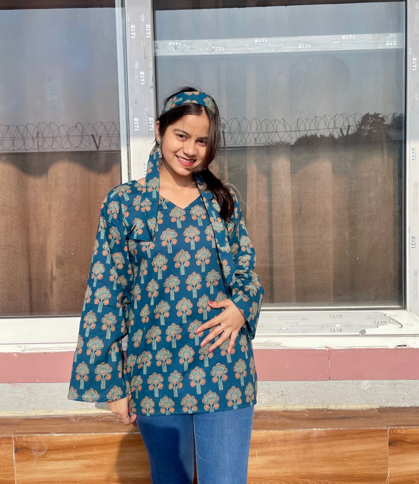 Saavi Straight Short Kurti ( with neck band )