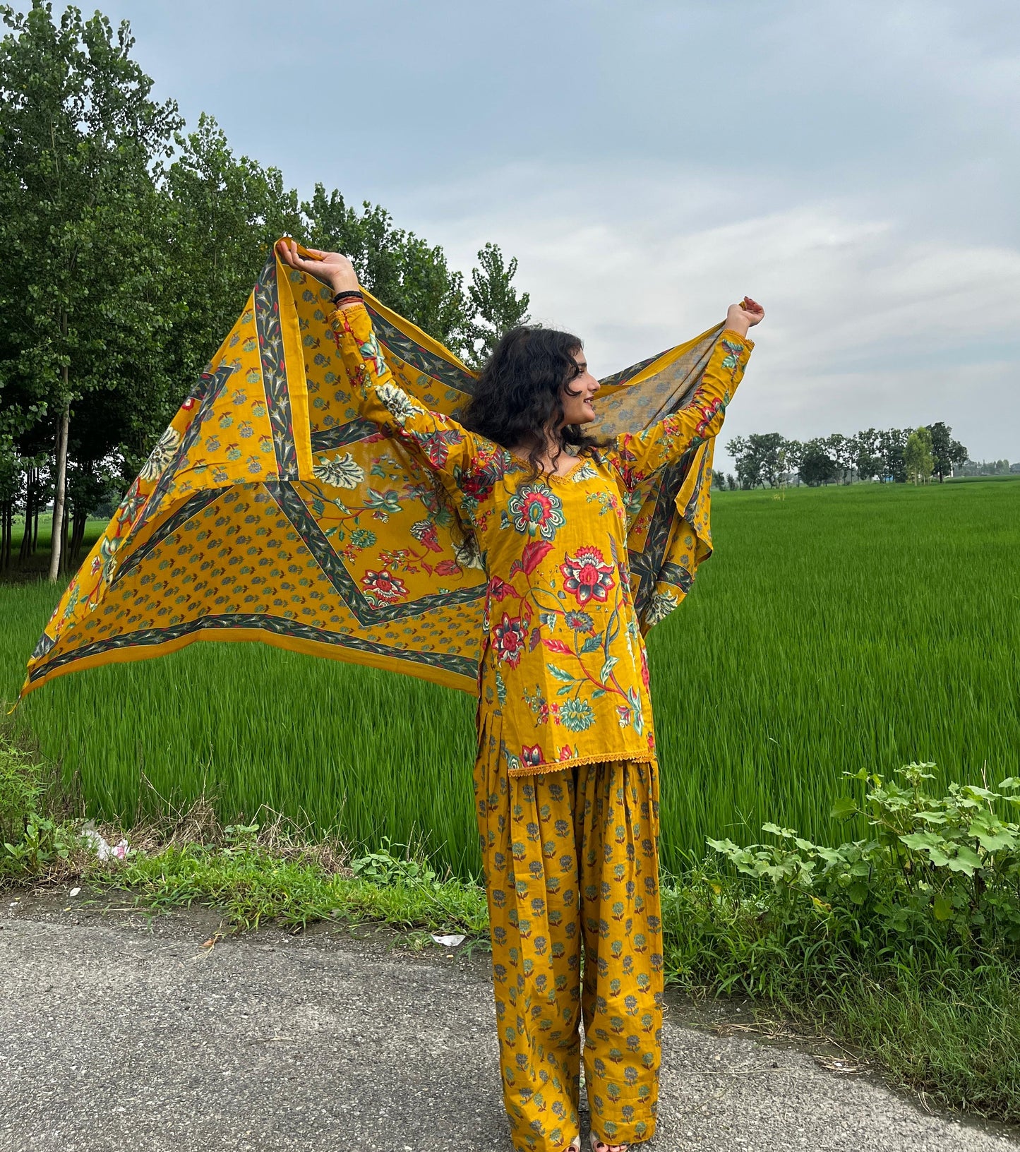 Sunehri Bagh Set
