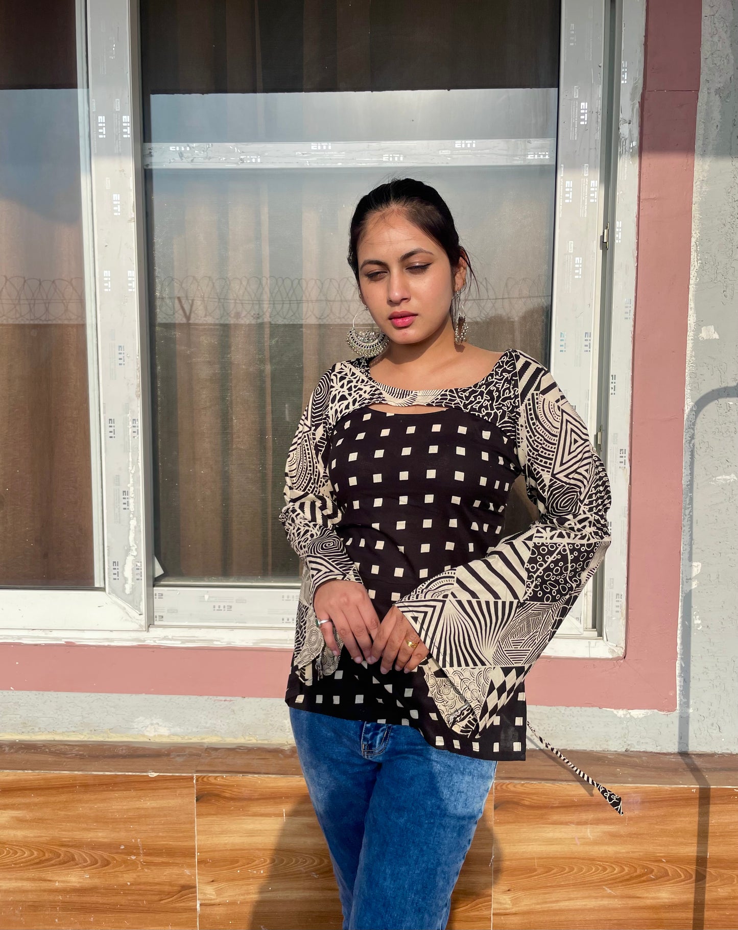 Nikta Convertible Corset Back Kurti