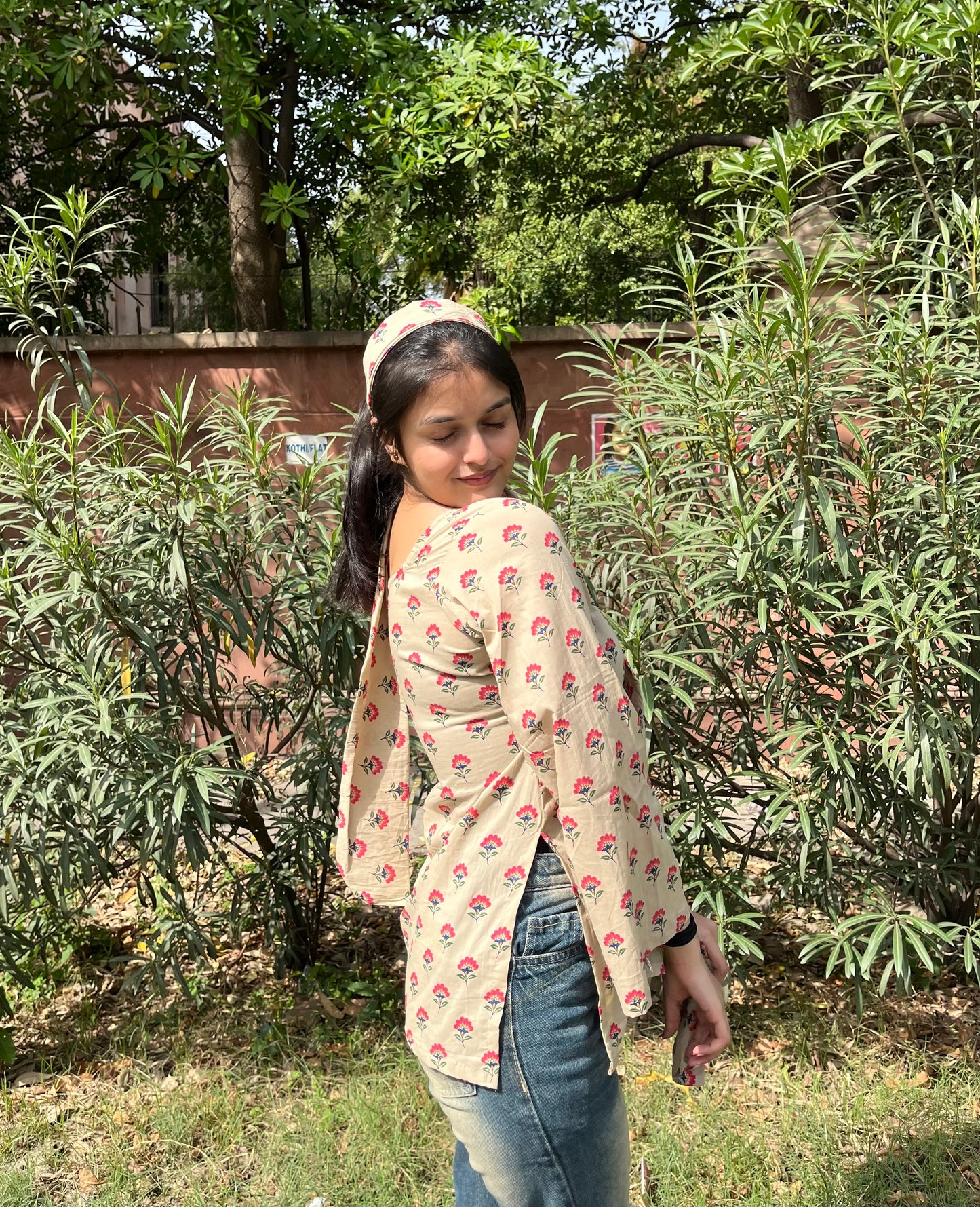 Piya Straight Short Kurti ( with neck band )