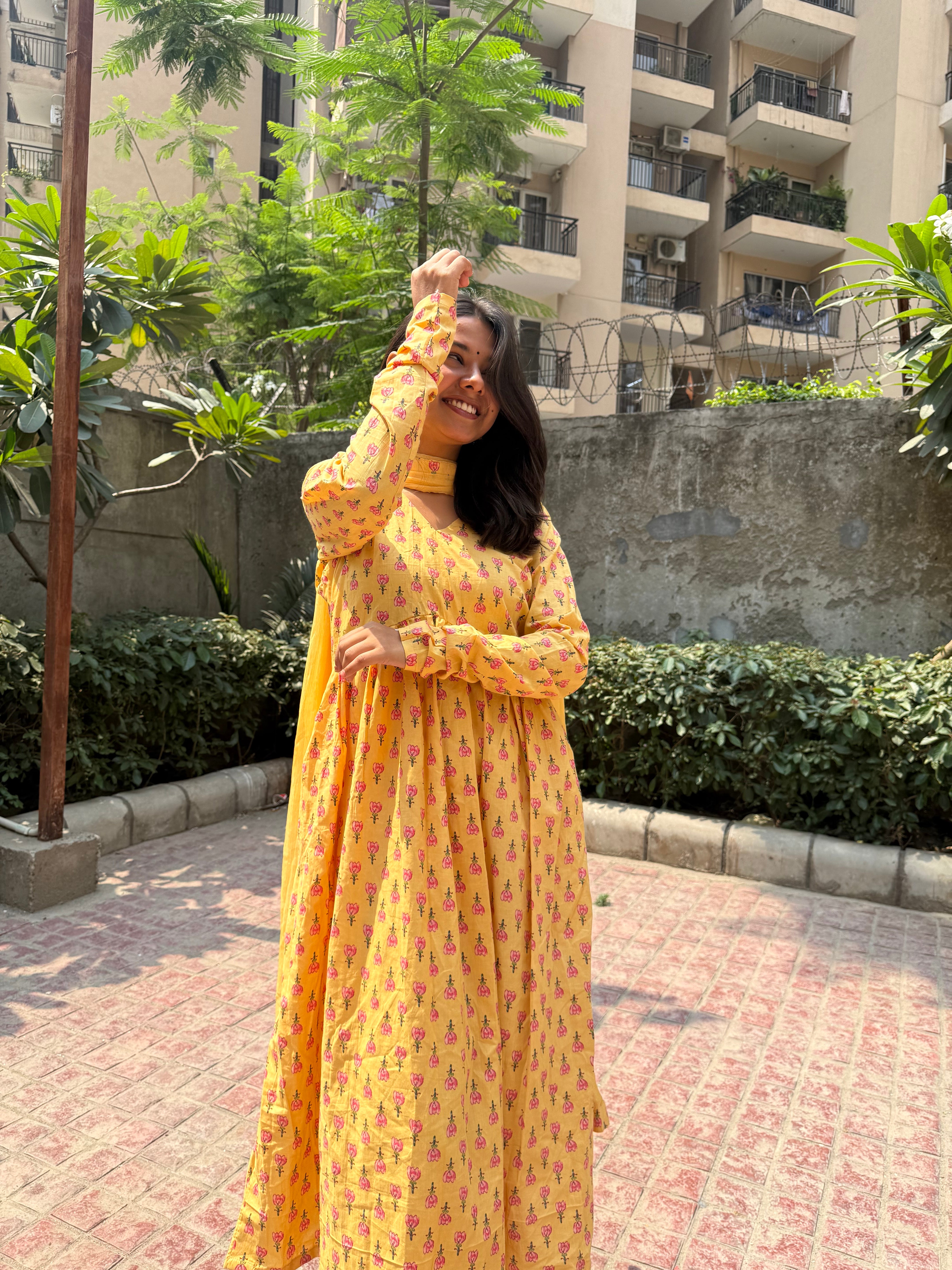 Sunheri Kurta Set (Chiffon Dupatta) – My Store