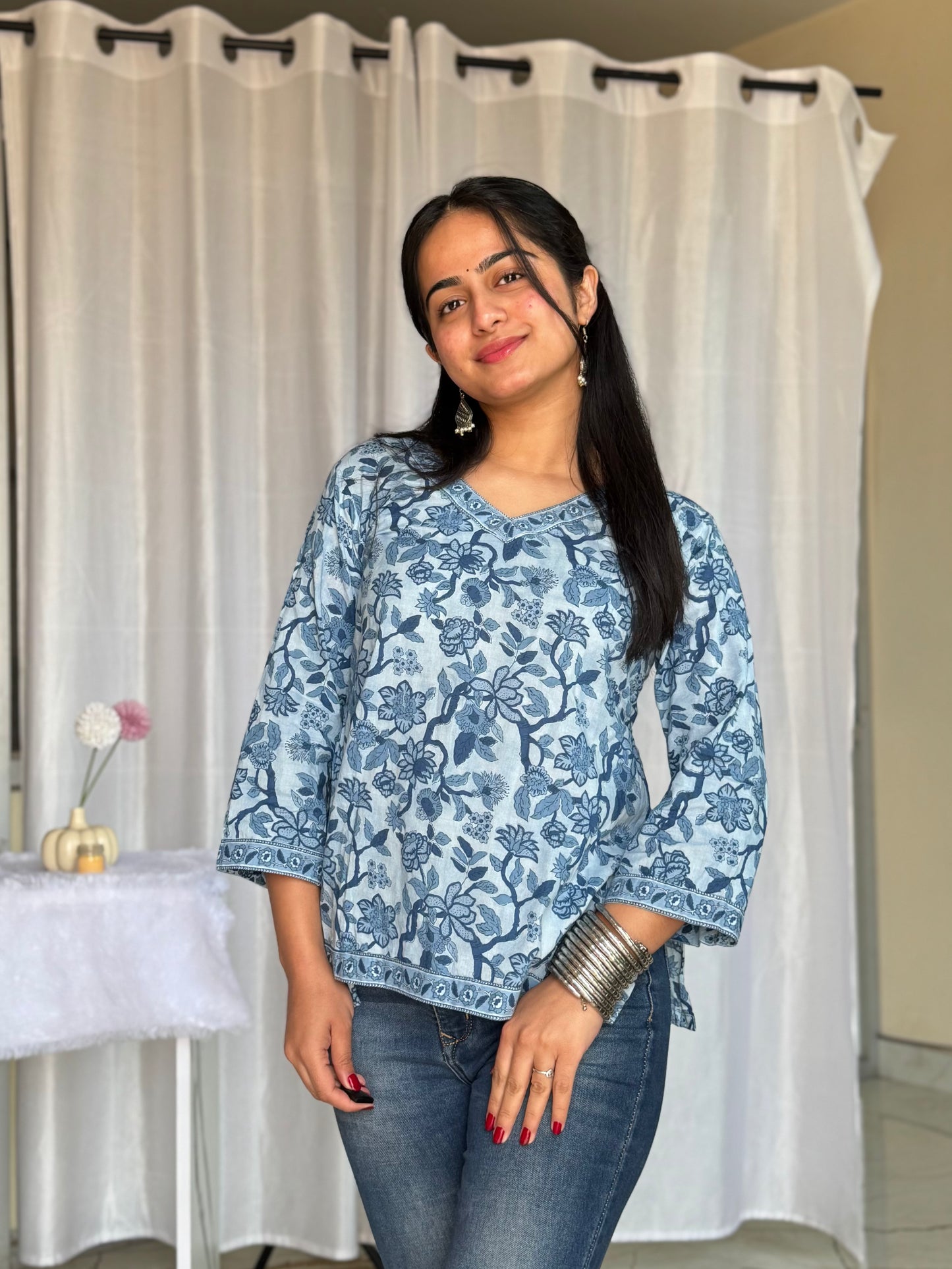 Aridhi Straight Short Kurti
