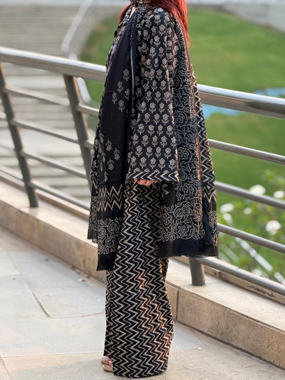 Ritvi Farshi Salwar Set ( black matching chiffon dupatta)