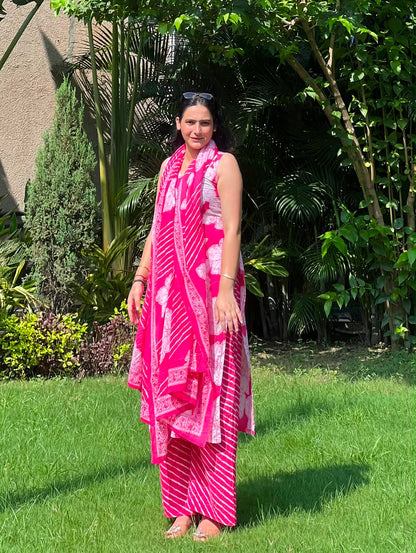 Gulaal Suit Set