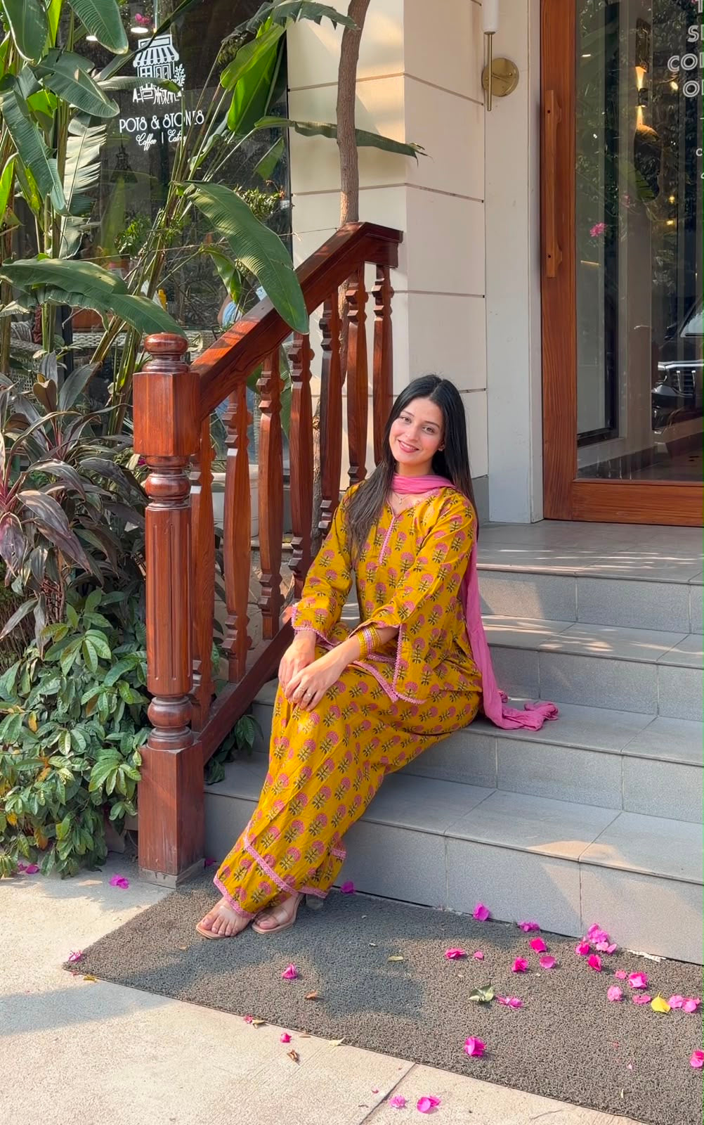 Ambar Farshi Set