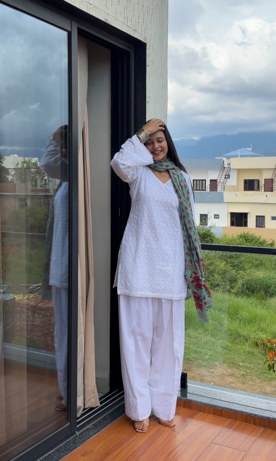 Swan Farshi Set