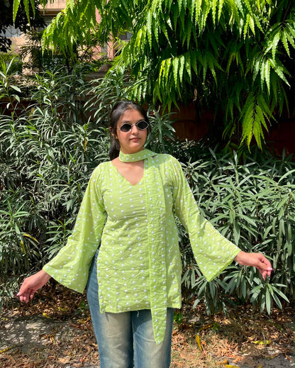 Pesto Kurti (with neck band)