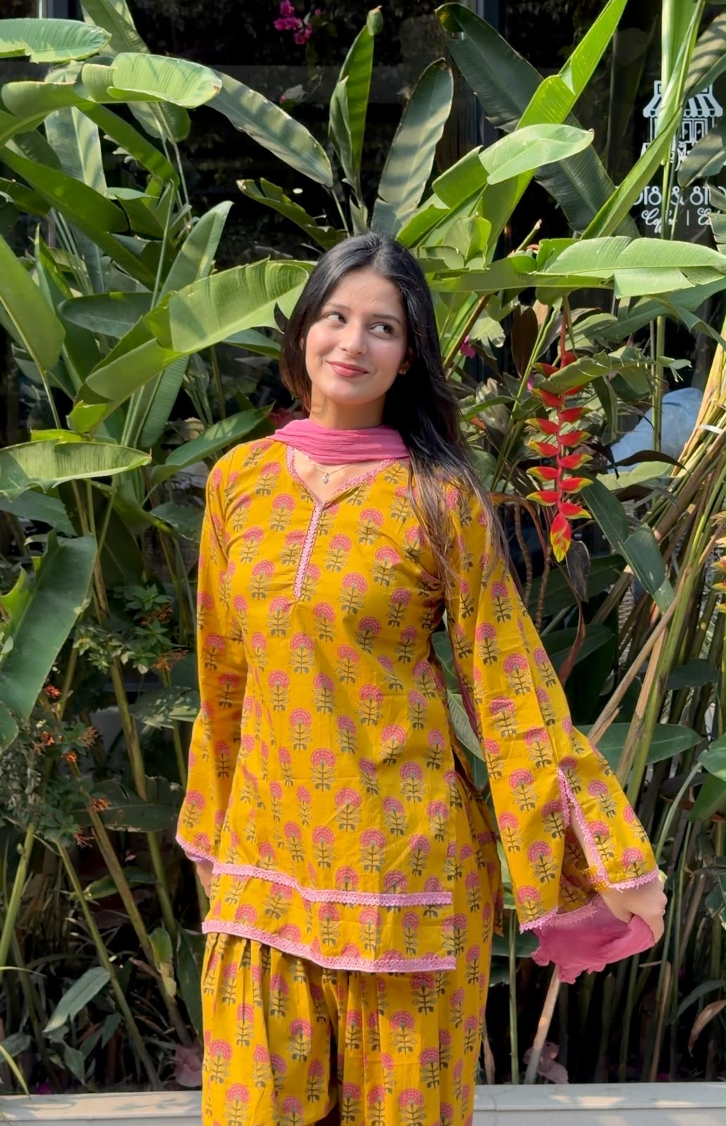 Ambar Farshi Set