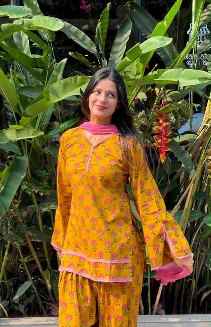 Ambar Farshi Set