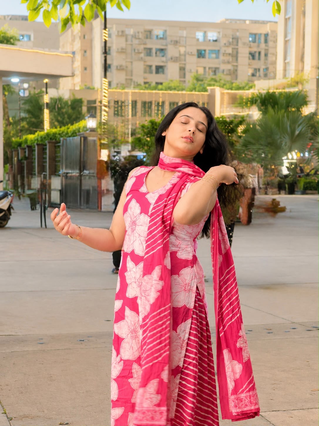 Gulaal Suit Set