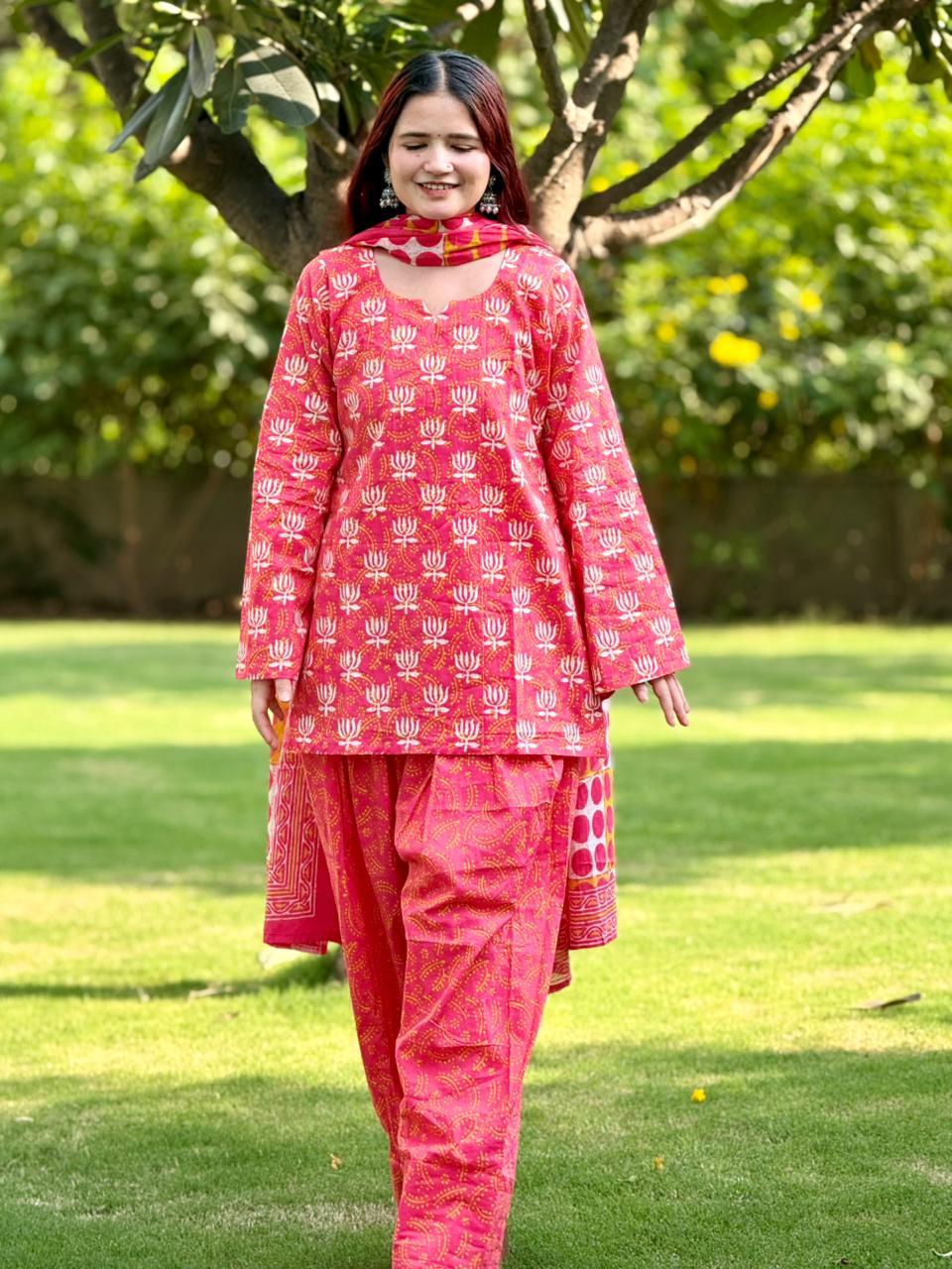 Sidra Farshi Salwar Set
