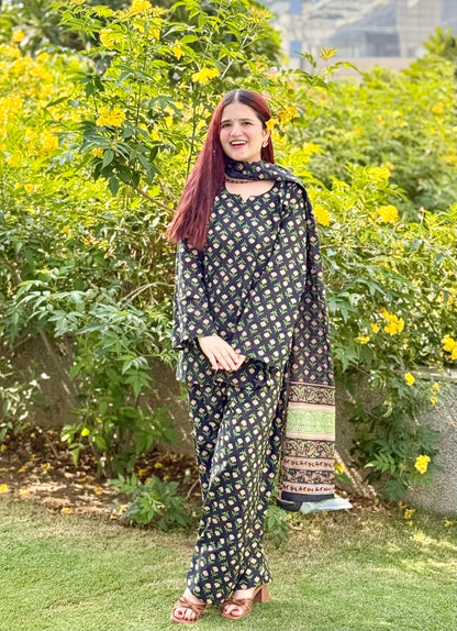 Naira Farshi Salwar Set