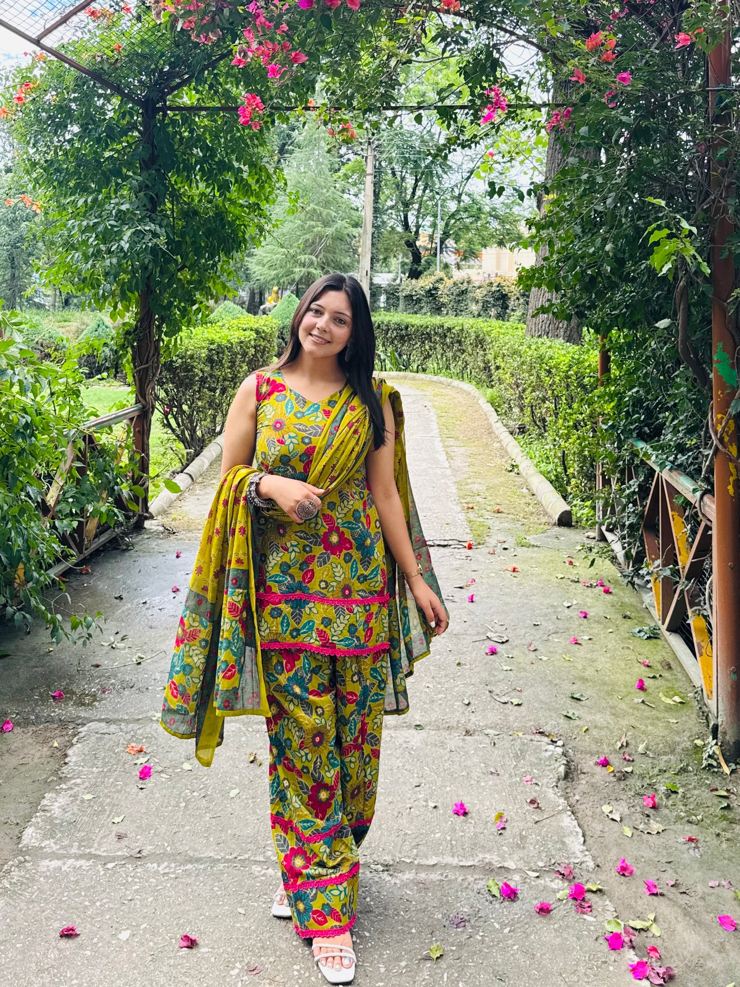 Gulbahaar Farshi Set
