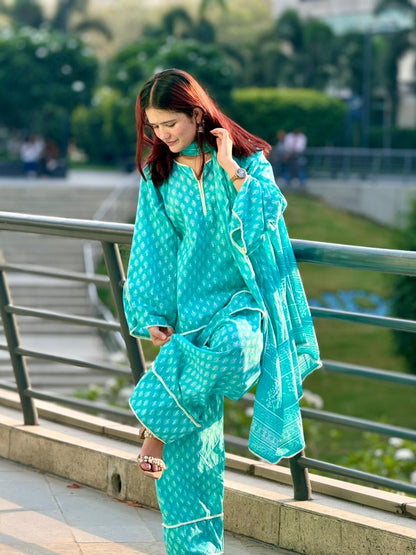 Neer Farshi Set