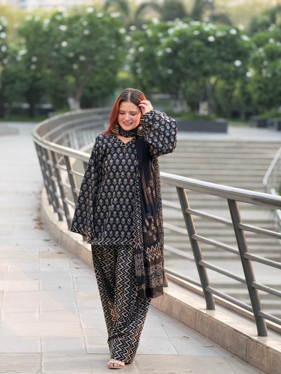 Ritvi Farshi Salwar Set ( black matching chiffon dupatta)
