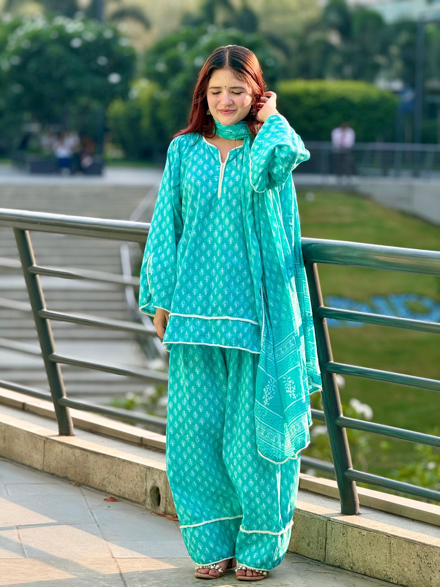 Neer Farshi Set