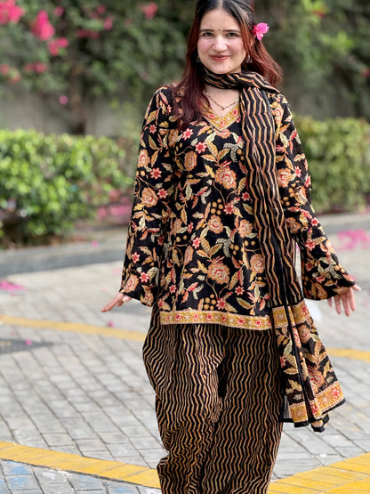 Nayab Farshi Salwar Set