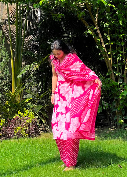 Gulaal Suit Set
