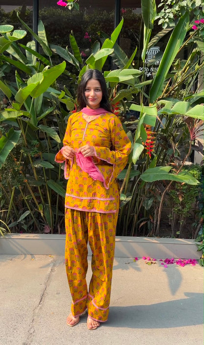 Ambar Farshi Set