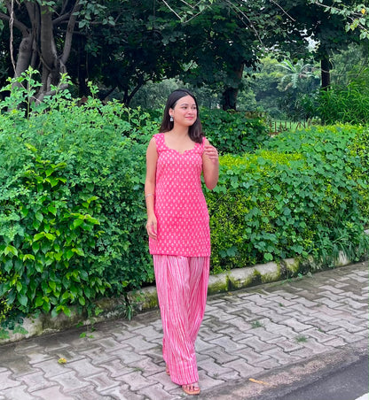 Gunika in "Pink" Farshi Set