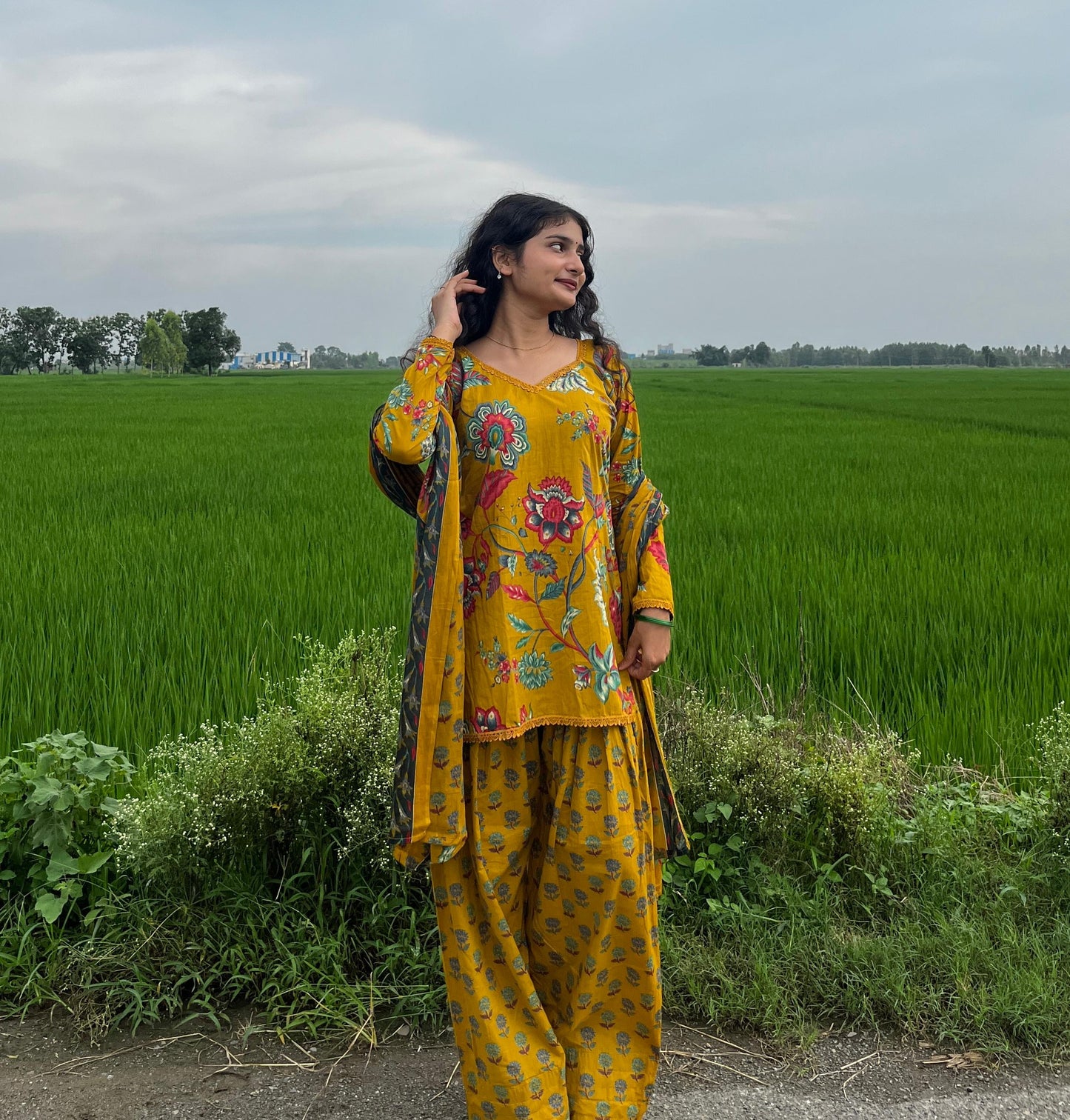 Sunehri Bagh Set