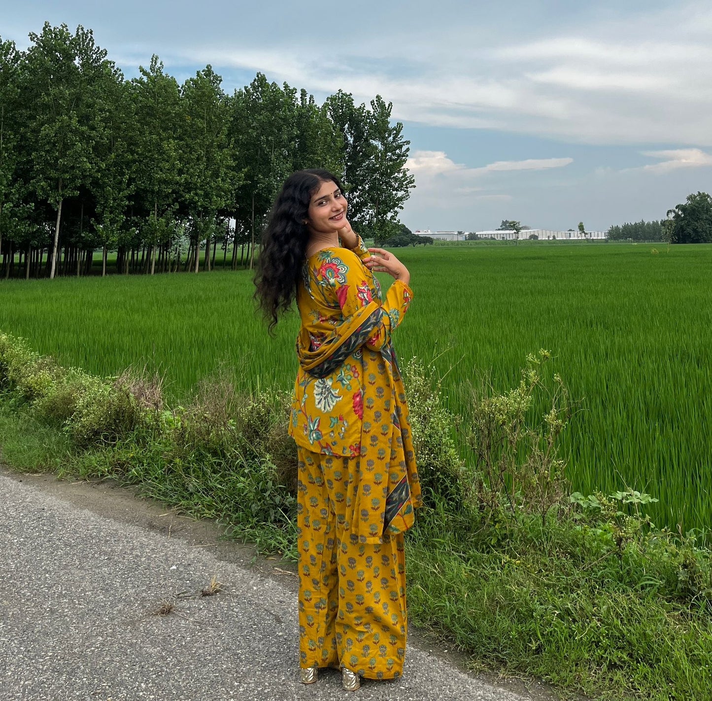 Sunehri Bagh Set