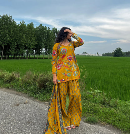 Sunehri Bagh Set