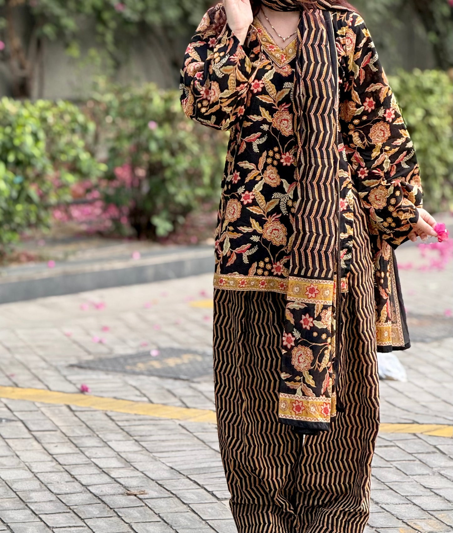 Nayab Farshi Salwar Set