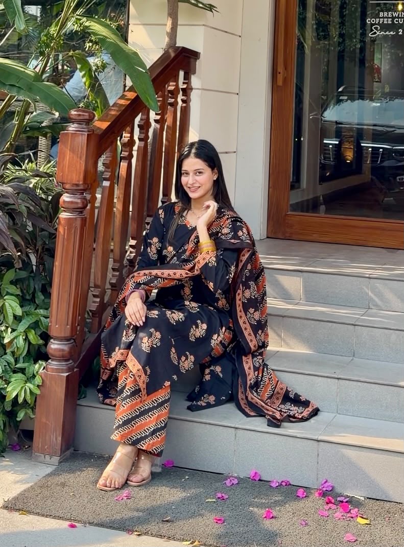 Siyahi Farshi Suit Set
