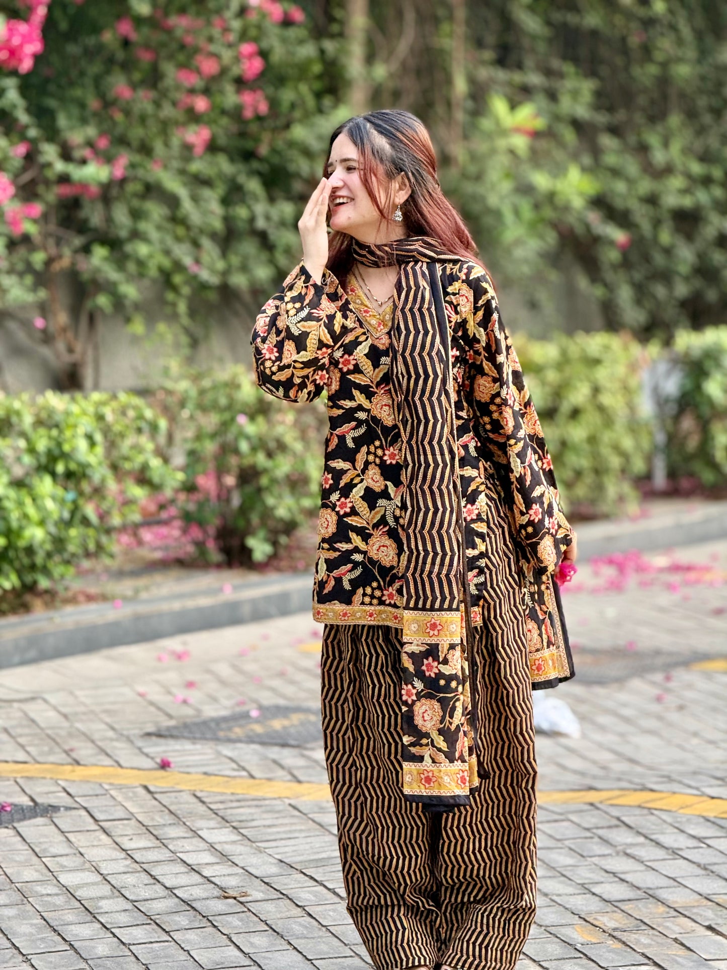 Nayab Farshi Salwar Set