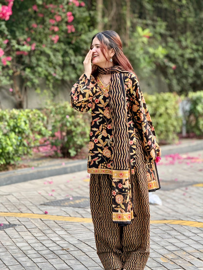 Nayab Farshi Salwar Set