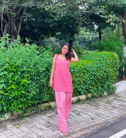 Gunika in "Pink" Farshi Set