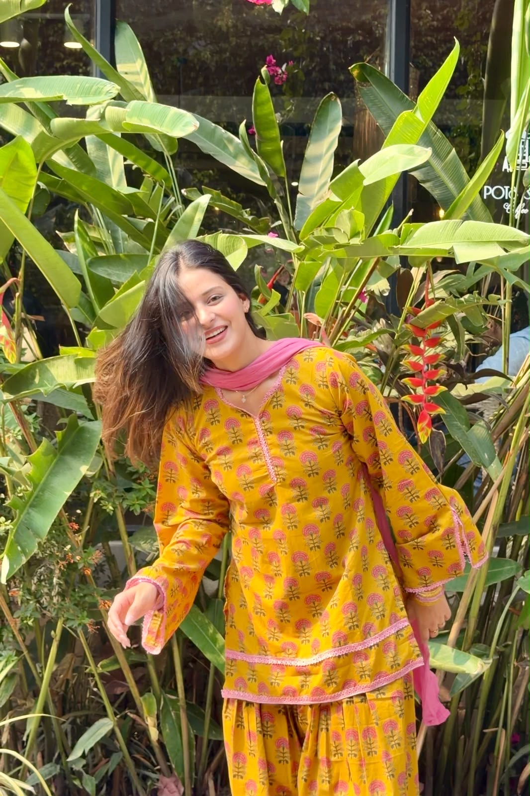 Ambar Farshi Set