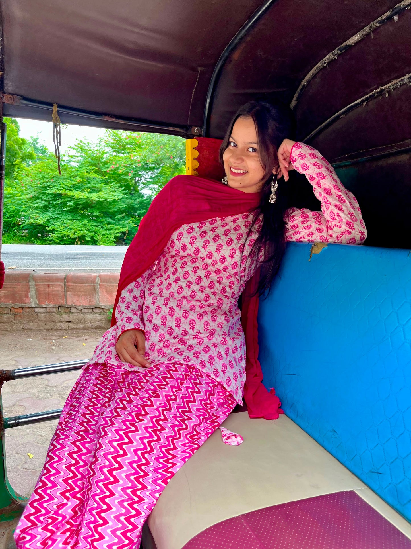 Gulaabi Aangan Set