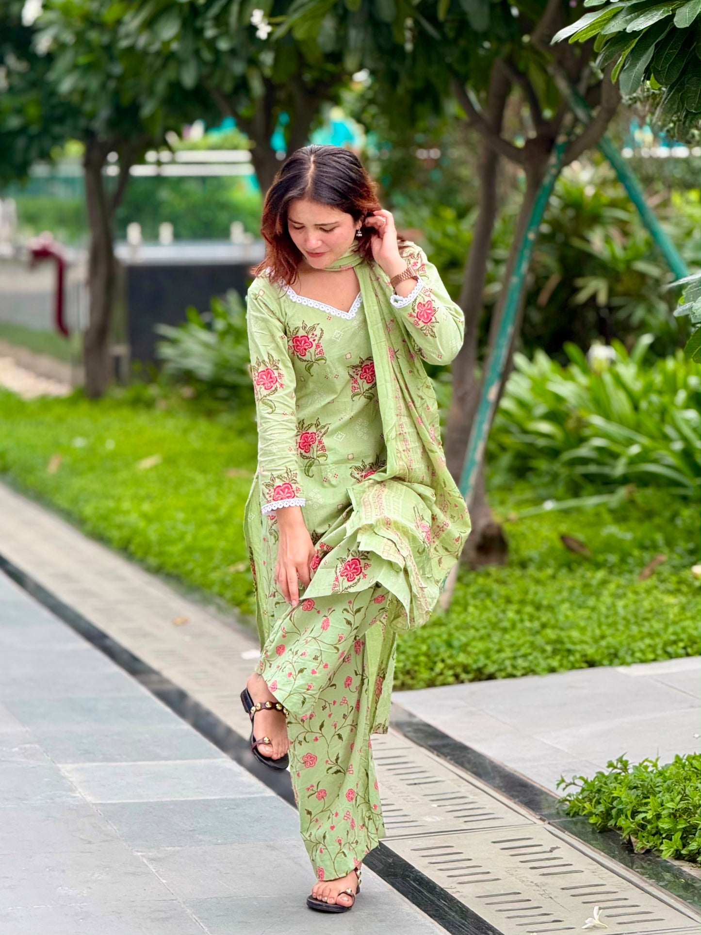 Pista Phool Set