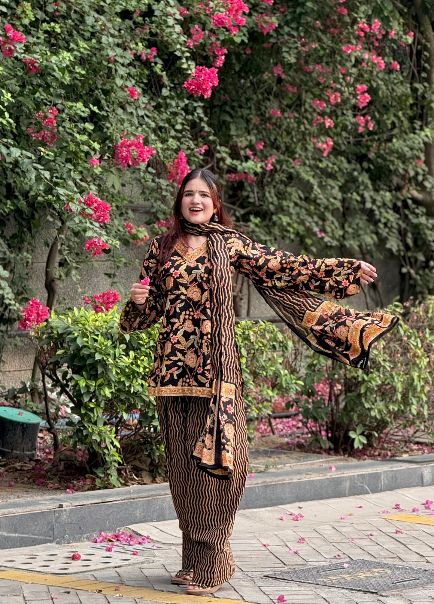 Nayab Farshi Salwar Set