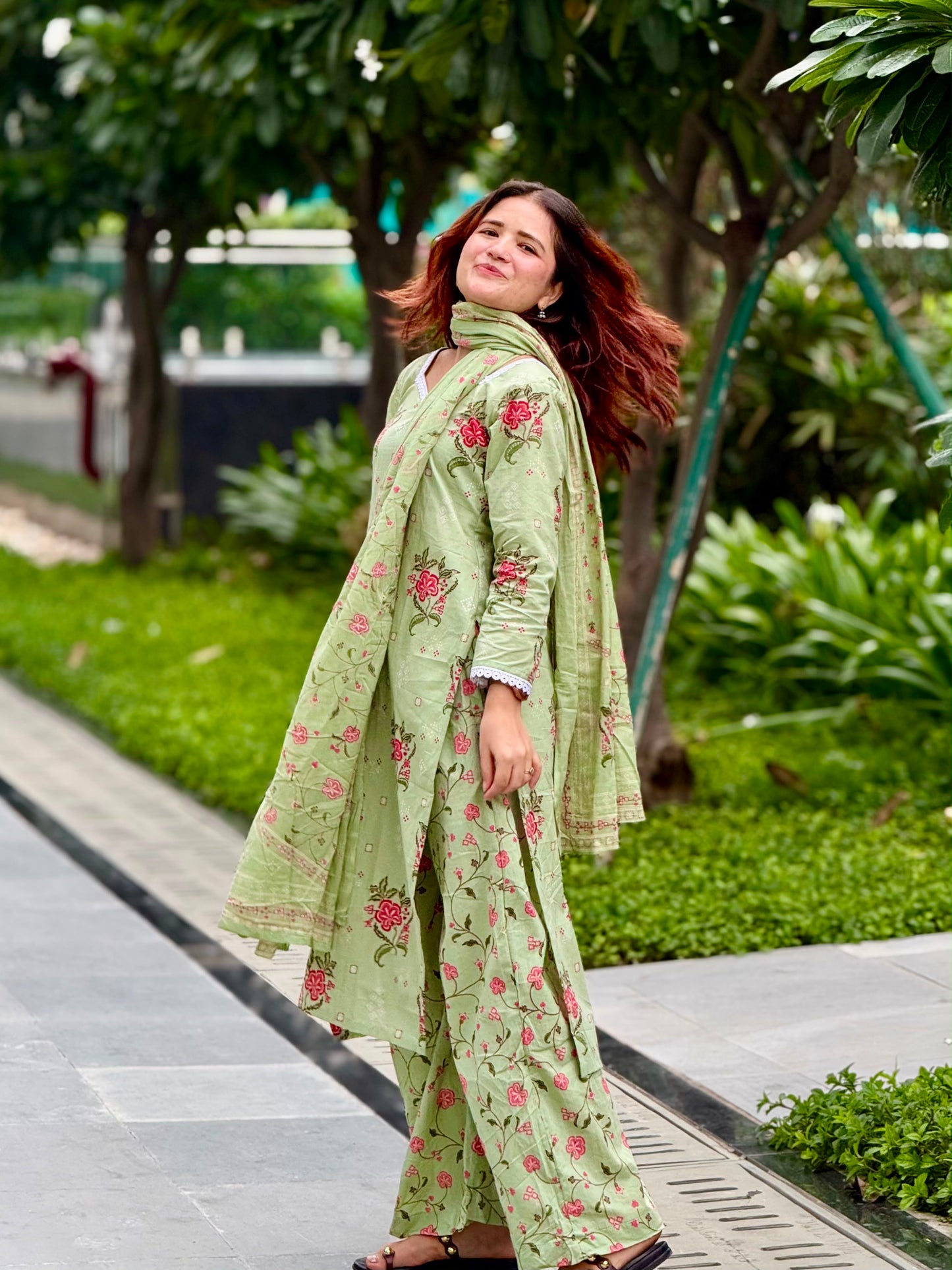 Pista Phool Set
