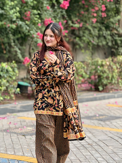 Nayab Farshi Salwar Set