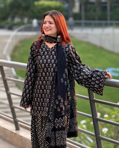 Ritvi Farshi Salwar Set ( black matching chiffon dupatta)
