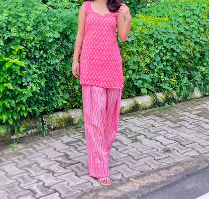 Gunika in "Pink" Farshi Set