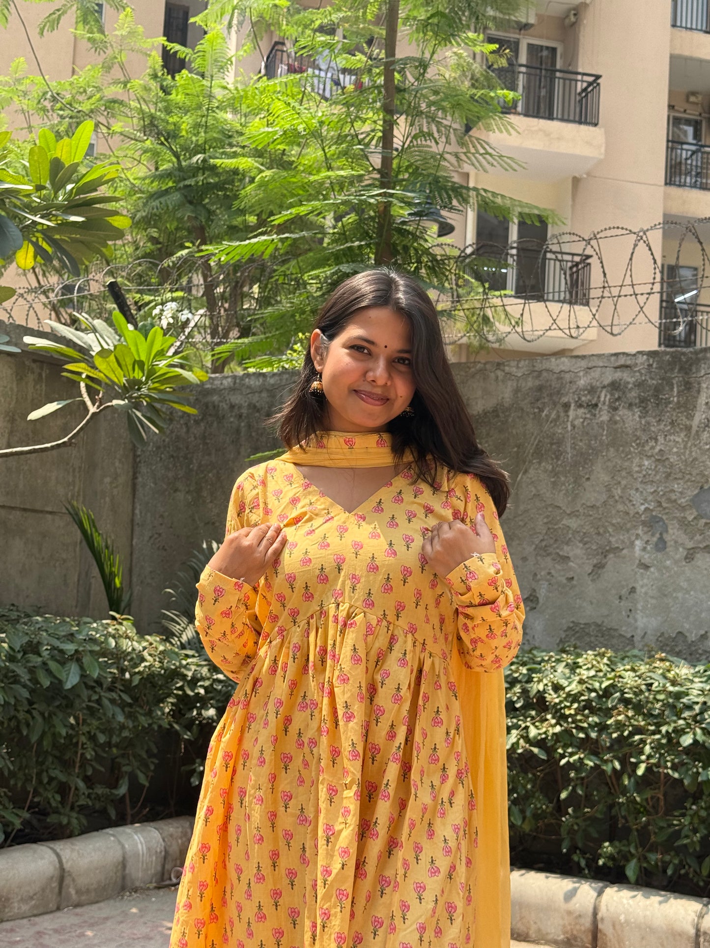 Sunheri Kurta Set (Chiffon Dupatta)