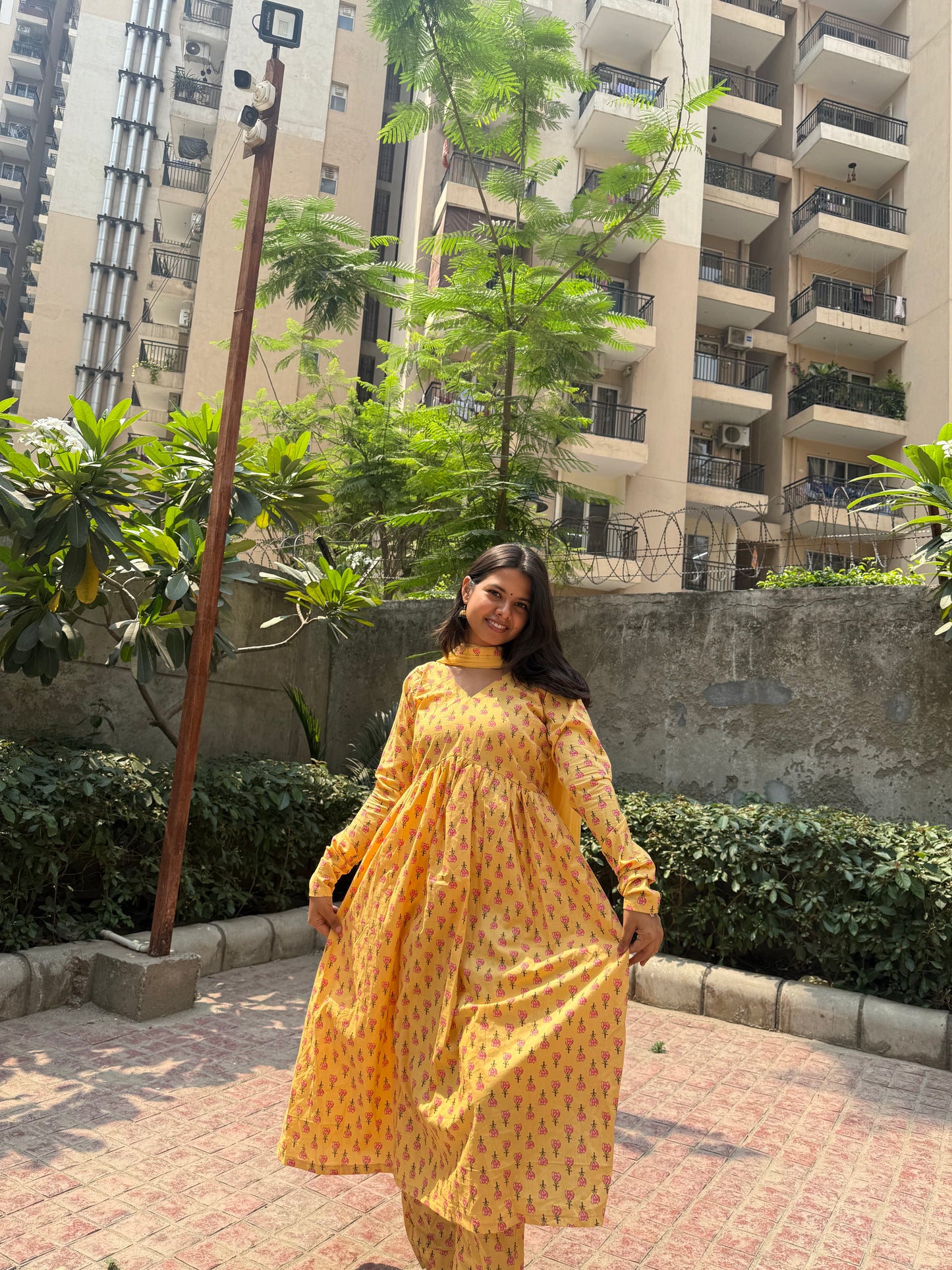 Sunheri Kurta Set (Chiffon Dupatta)