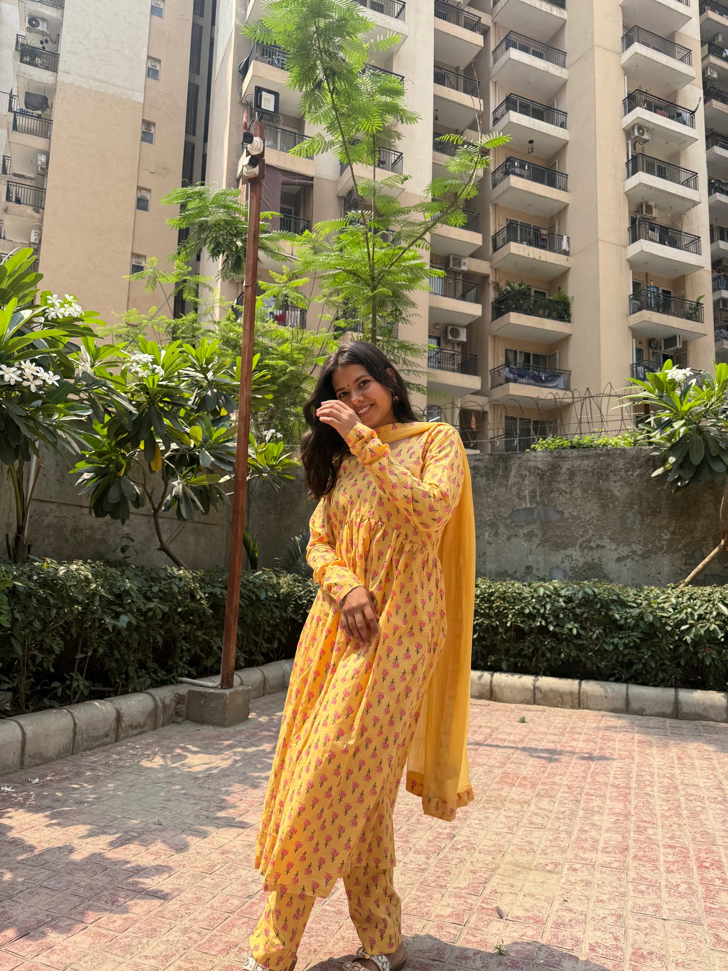 Sunheri Kurta Set (Chiffon Dupatta)