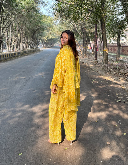 Sunehri Farshi Salwar Set