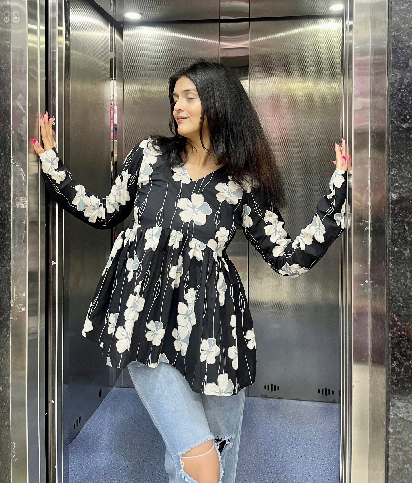 Black & White Floral Peeplum Short Kurti