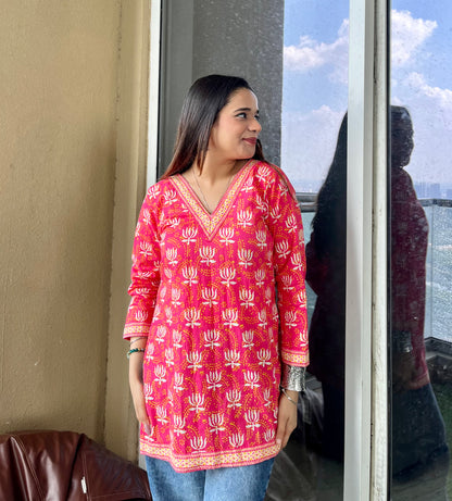 Gulabi Kamal Straight Short Kurti