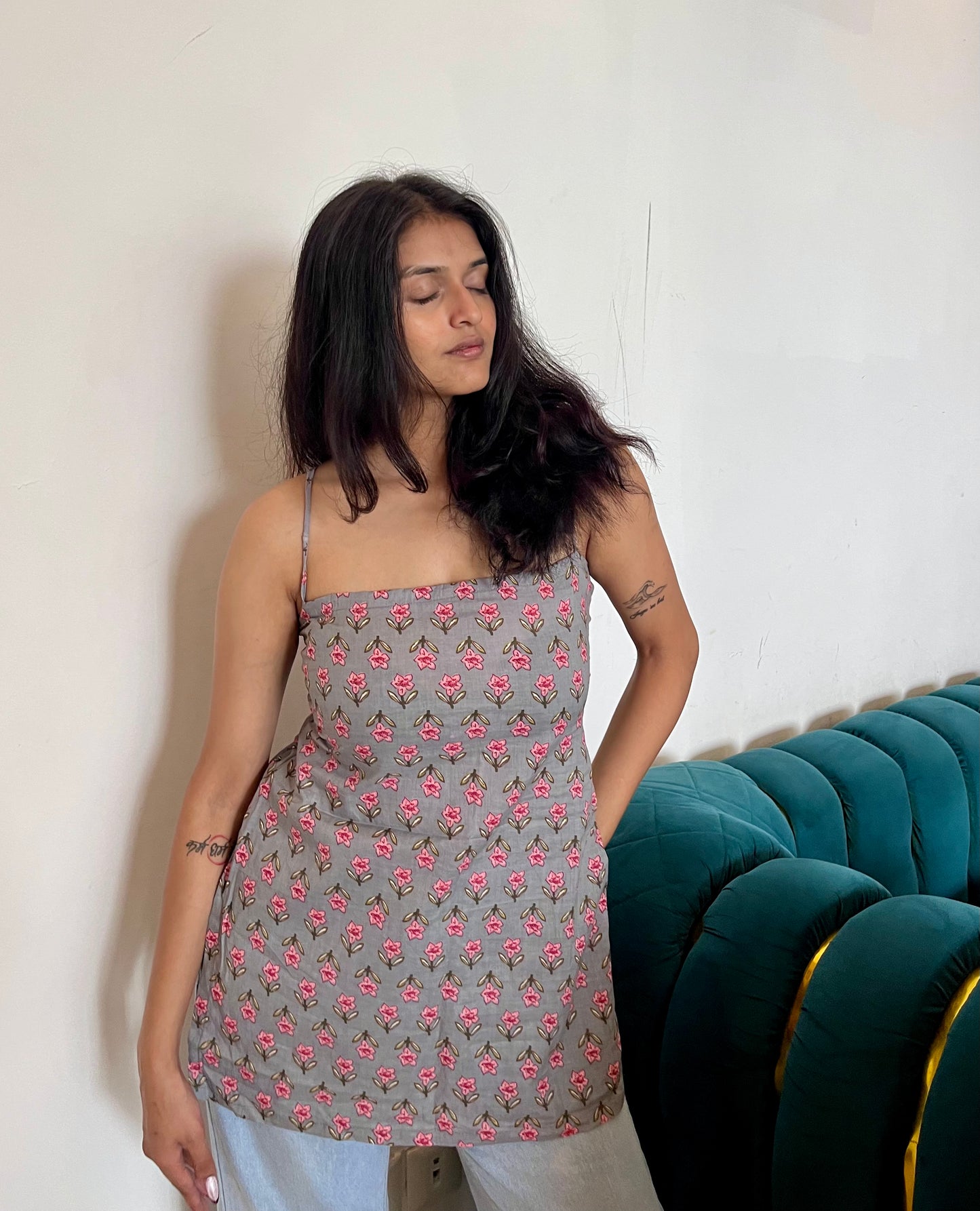 Grey Era Backless Straight Short Kurti