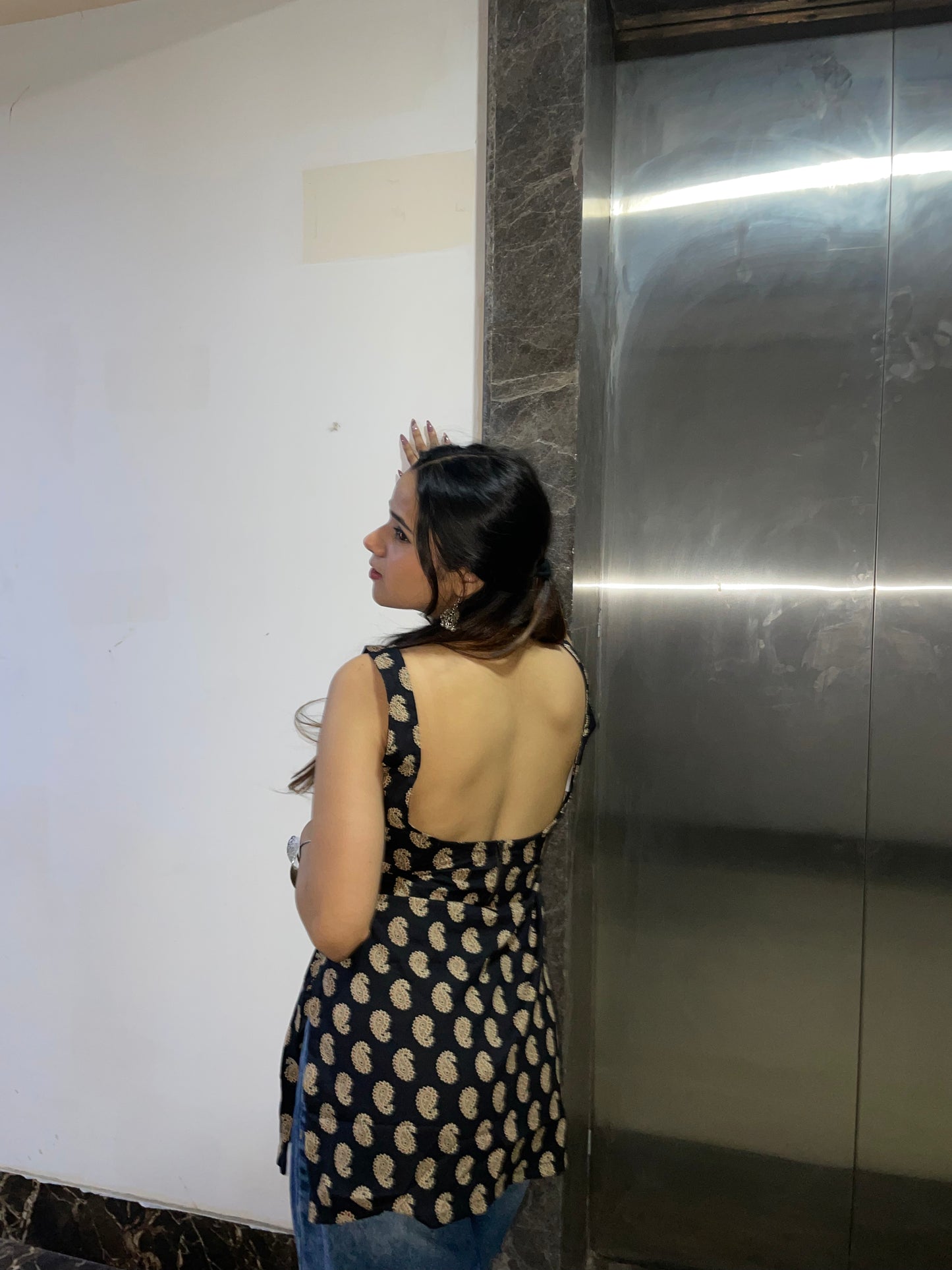 Kala Tikka Backless Straight Short Kurti