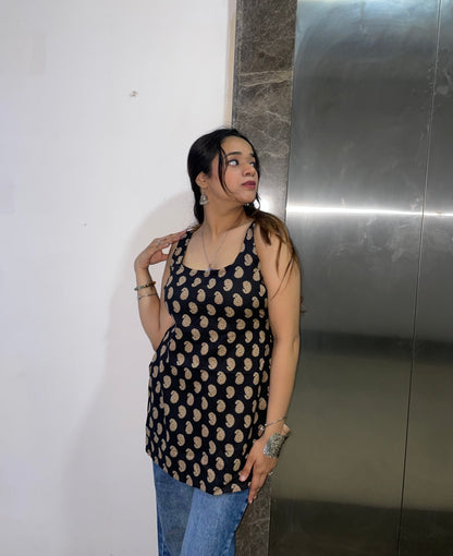 Kala Tikka Backless Straight Short Kurti