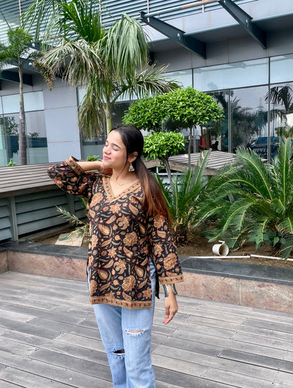 Black Hawa Hawai Straight Short Kurti